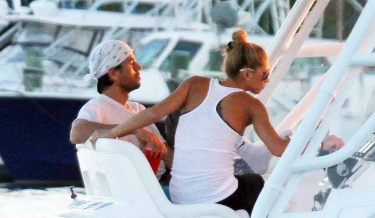 Анна Курникова и Энрике Иглесиас стали родителями в четвертый раз