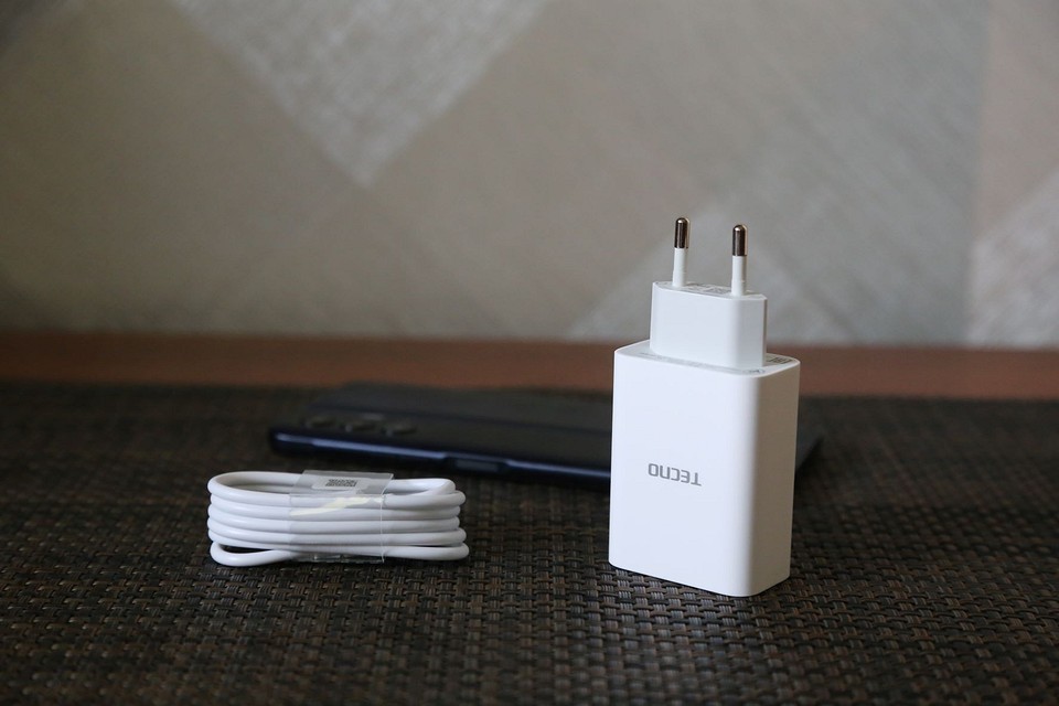 Регулятор скорости вентилятора brt 500. Зарядный блок с экраном. Блок регулировки оборотов вентилятора вт-500. Bt-500 блок регулировки термостата. Зарядной блок для текно пово 4.