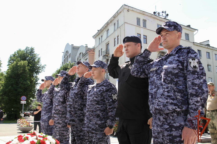 Начальник управления Росгвардии Кузбасса стал участником памятных мероприятий в День памяти и скорби