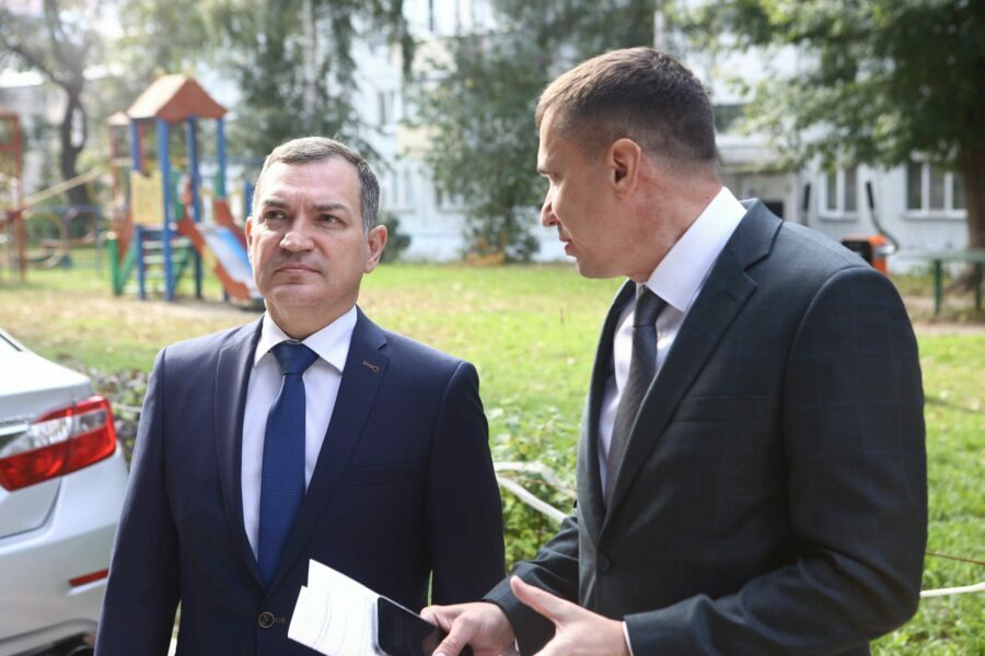 Уникальные витражи и балконы: как преображается старинный дом в Новосибирске