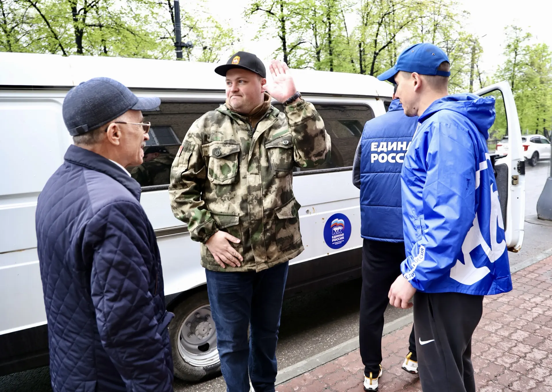 Депутаты Челябинска отправились с большой партией гуманитарного груза на Донбасс
