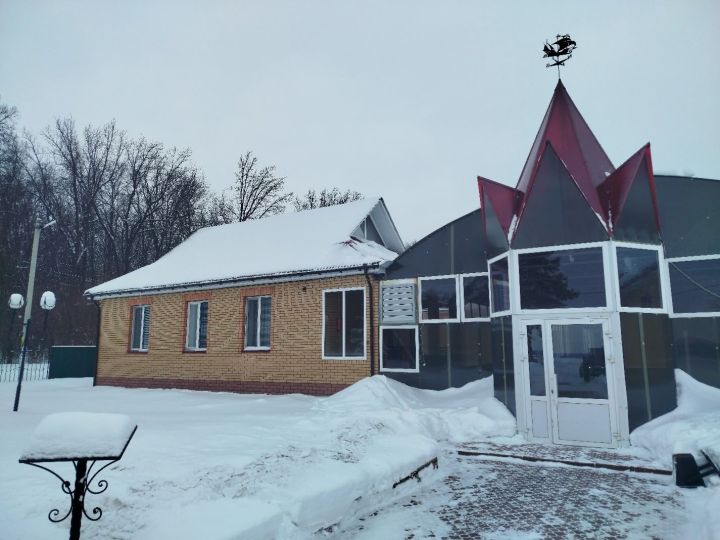 В загородном оздоровительном лагере «Полянка» Мензелинского района стартовал капитальный ремонт.