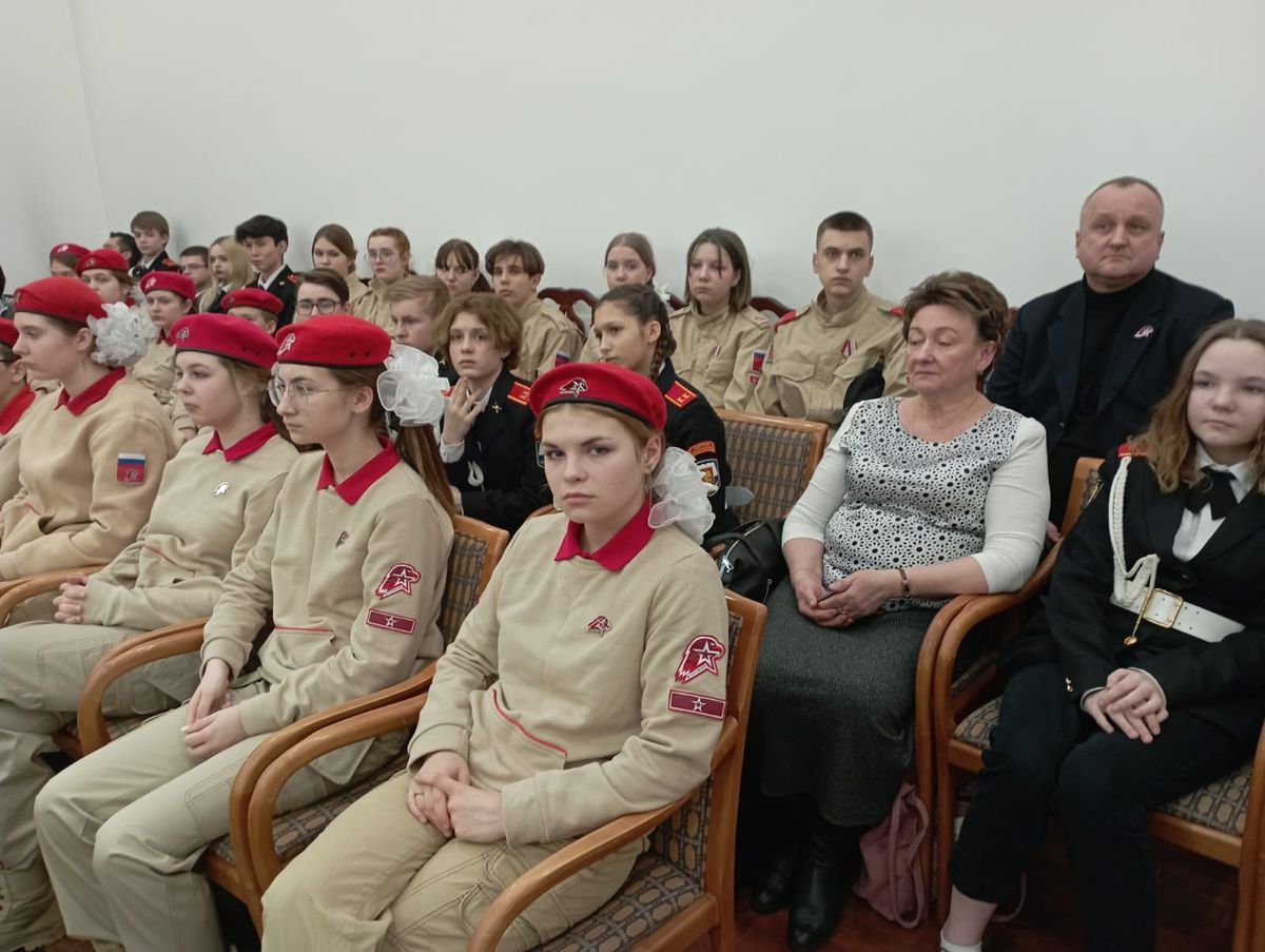 Детско юношеское военно патриотическое общественное движение. Юнармия. Юнармия движение. Юнармия главные. Дети из детских домов.