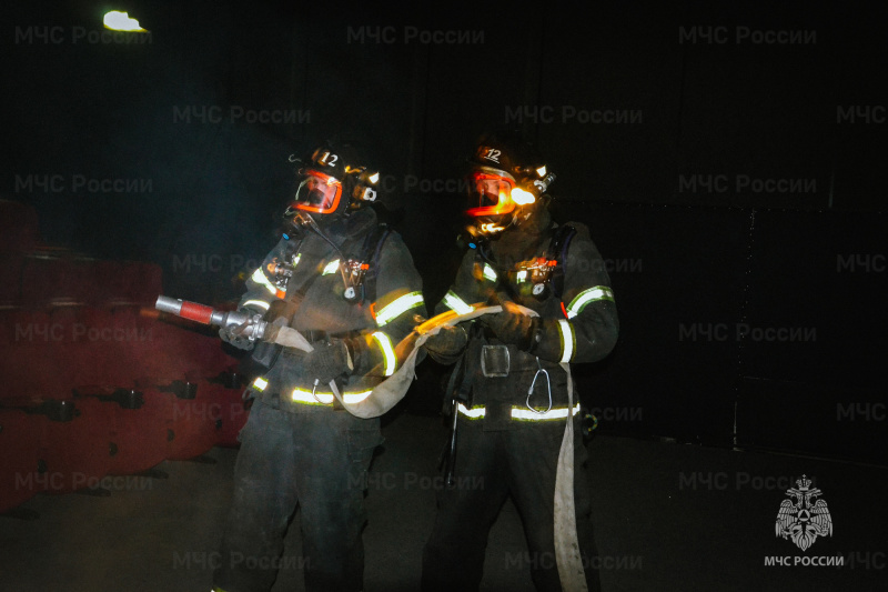 Пожарно-тактические учения в одном из торгово-развлекательных центров города