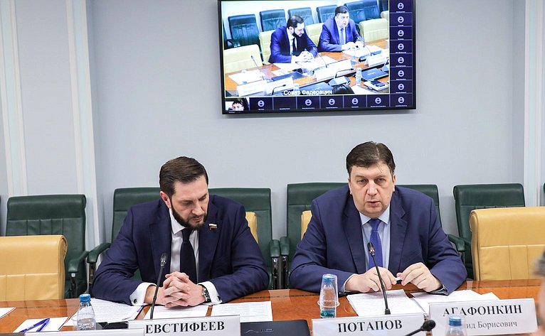 Круглый стол Комитета СФ по экономической политике на тему «Автономные транспортные средства: от испытаний к интеграции в правовое поле РФ»