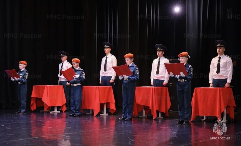 Торжественно клянусь - ишимские кадеты приняли присягу!