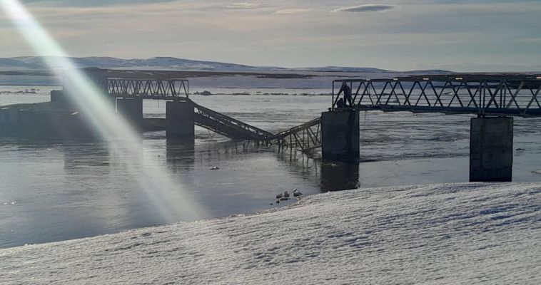 В чукотском селе Амгуэма восстанавливают разрушенный паводком водовод