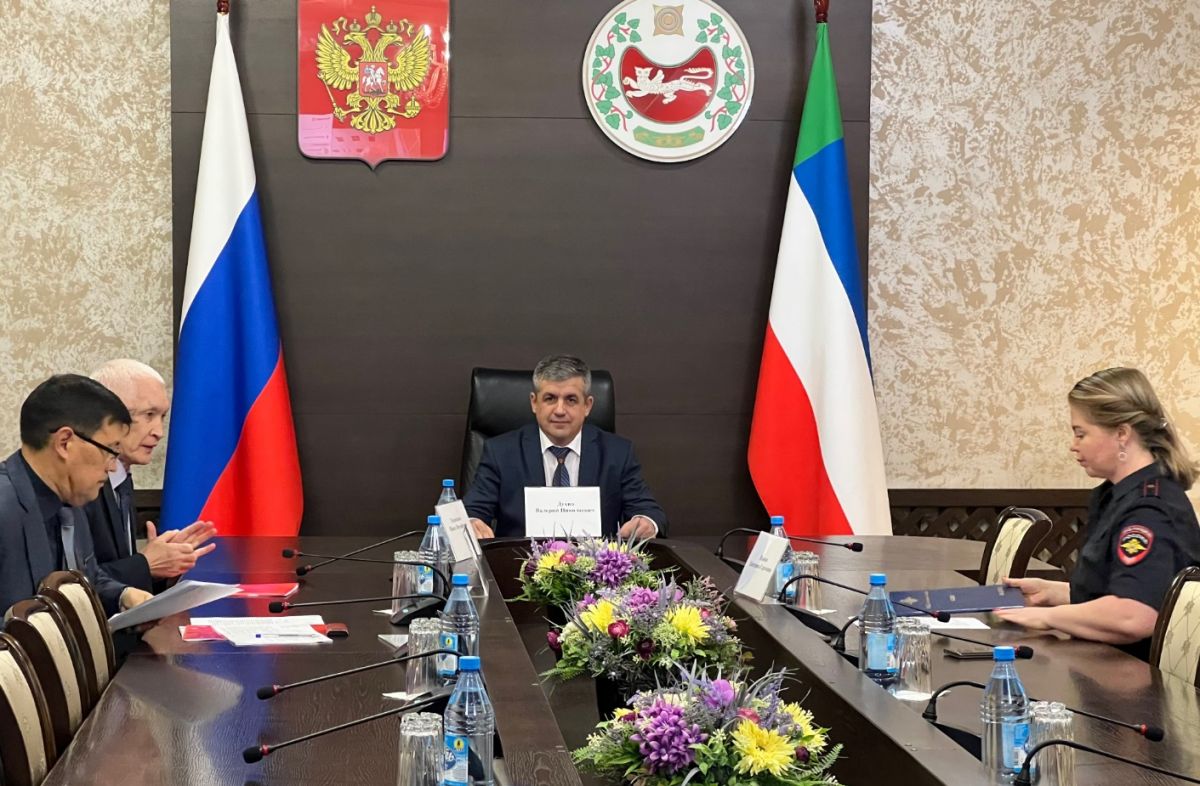 Халимендик виктория борисовна. Минюст абакан. Прокурор псковской области. Прокурор фото. Министр юстиции хакасии.