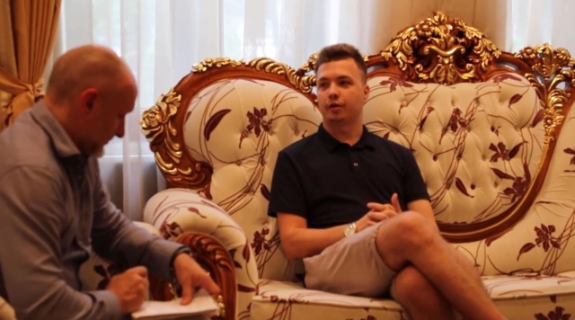 Задержанный оппозиционер Роман Протасевич после своего задержания даёт интервью литовскому телевидению из застенков белорусского КГБ