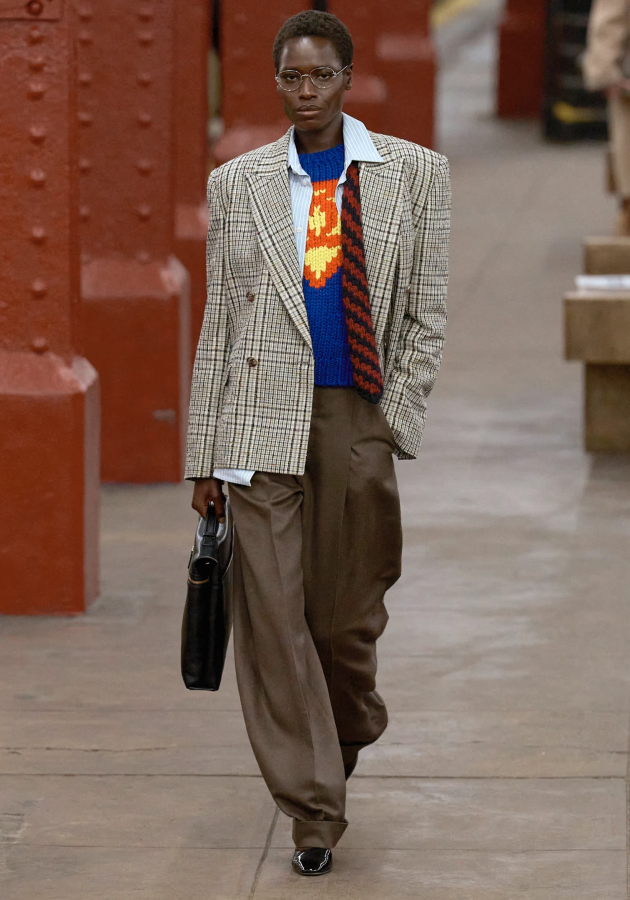 Матье Блази представил коллекцию Chanel Métiers d’Art 2026 в метро Нью-Йорка