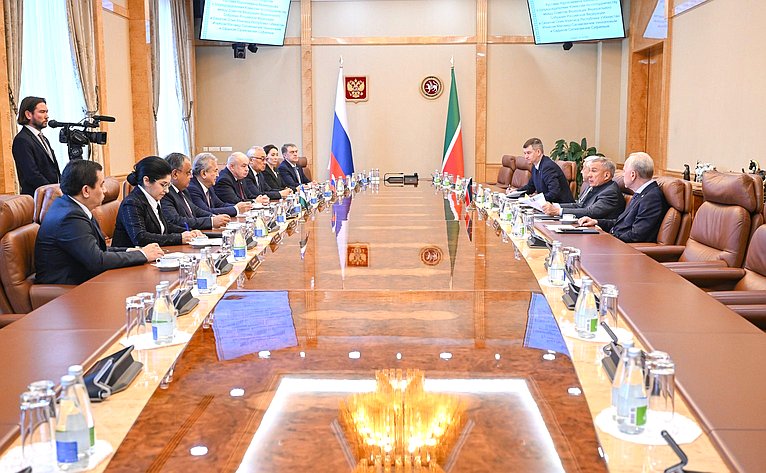 Встреча сенаторов с Раисом Республики Татарстан Рустамом Миннихановым