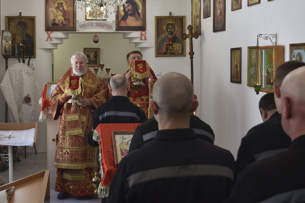 Домовой храм в исправительной колонии № 8 посетил епископ Сарапульский и Можгинский Павел 
