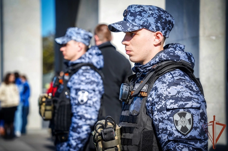 В Санкт-Петербурге росгвардейцы почтили память погибших в годы Великой Отечественной войны (видео)