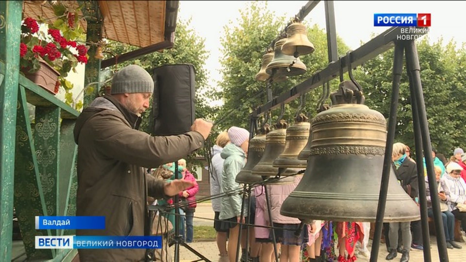 Памятник колокол мира Санкт Петербург