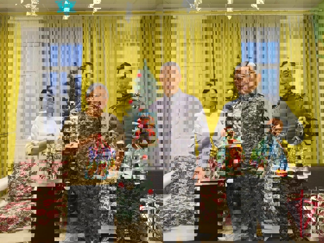 В Среднеколымске вневедомственная охрана Росгвардии участвует в новогодней благотворительной акции