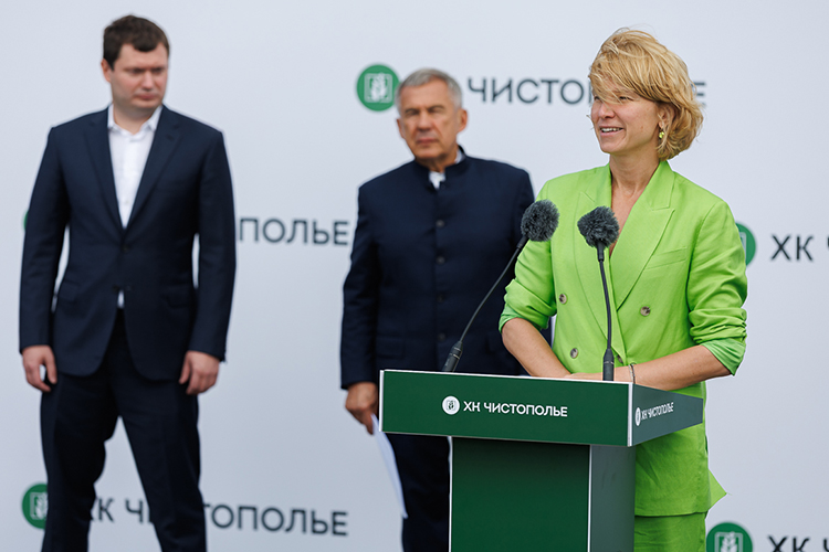 Республика занимает 2-е место РФ по производству картофеля во всех секторах производства и на 300% обеспечивает свое население картофелем. А это значит, что важно развивать переработку картофеля, подчеркнула министр