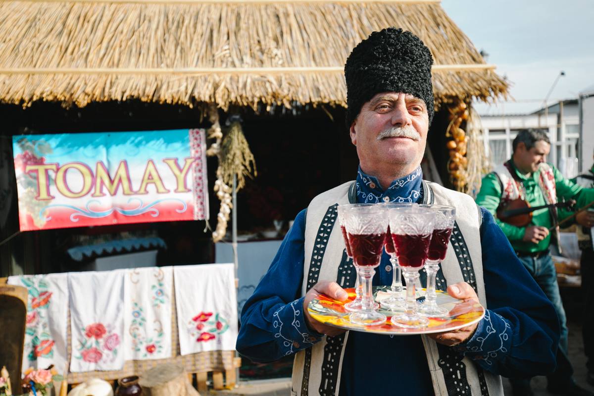 Гагаузия сегодня последние новости. Гагаузский национальный праздник Касым. День вина в Гагаузии. День вина в Гагаузии в Молдове. Фестиваль вина в Гагаузии.
