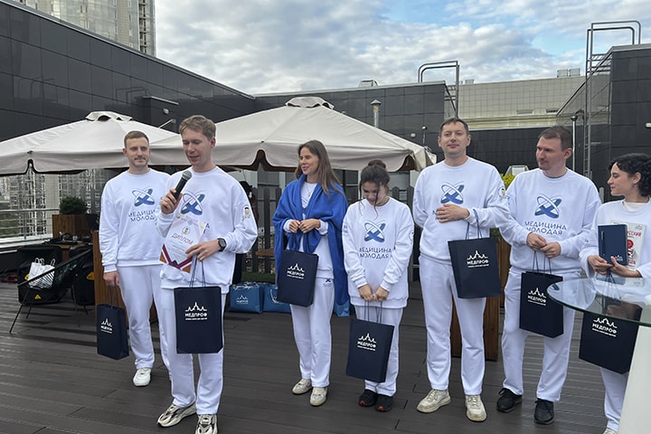 МЕДПРОФ выступил партнером всероссийского летнего слета «Россия — страна ученых. Медицина молодая»