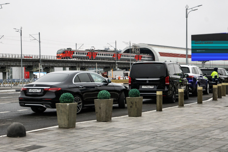 Участников форума будут возить мерседесами, которые прибудут из Нижнего Новгорода и Москвы