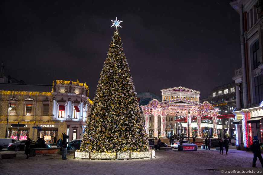 Новогодняя снежная Москва