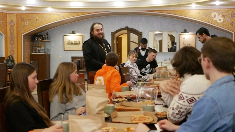 Игры, пение и кислотный мерч: как веселится православная молодёжь Ставрополья