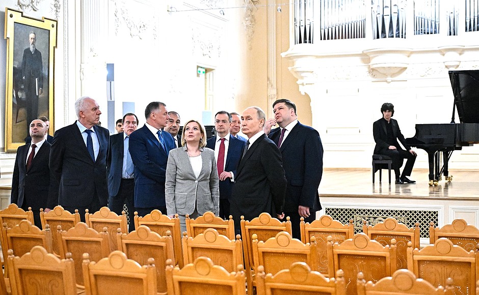 В ходе посещения Санкт-Петербургской государственной консерватории имени Н.А.Римского-Корсакова.