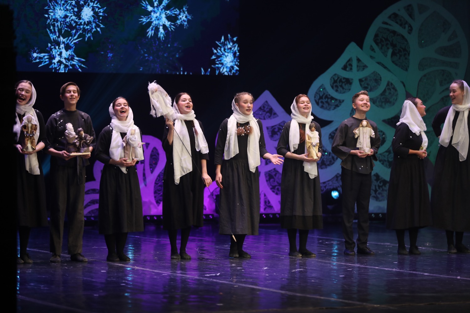 Работники культуры вологда. Рождественские огни вологда 2023. Рождество концерт. Итоги конкурса рождественские огни вологда 2023. Конкурс школьных театров.