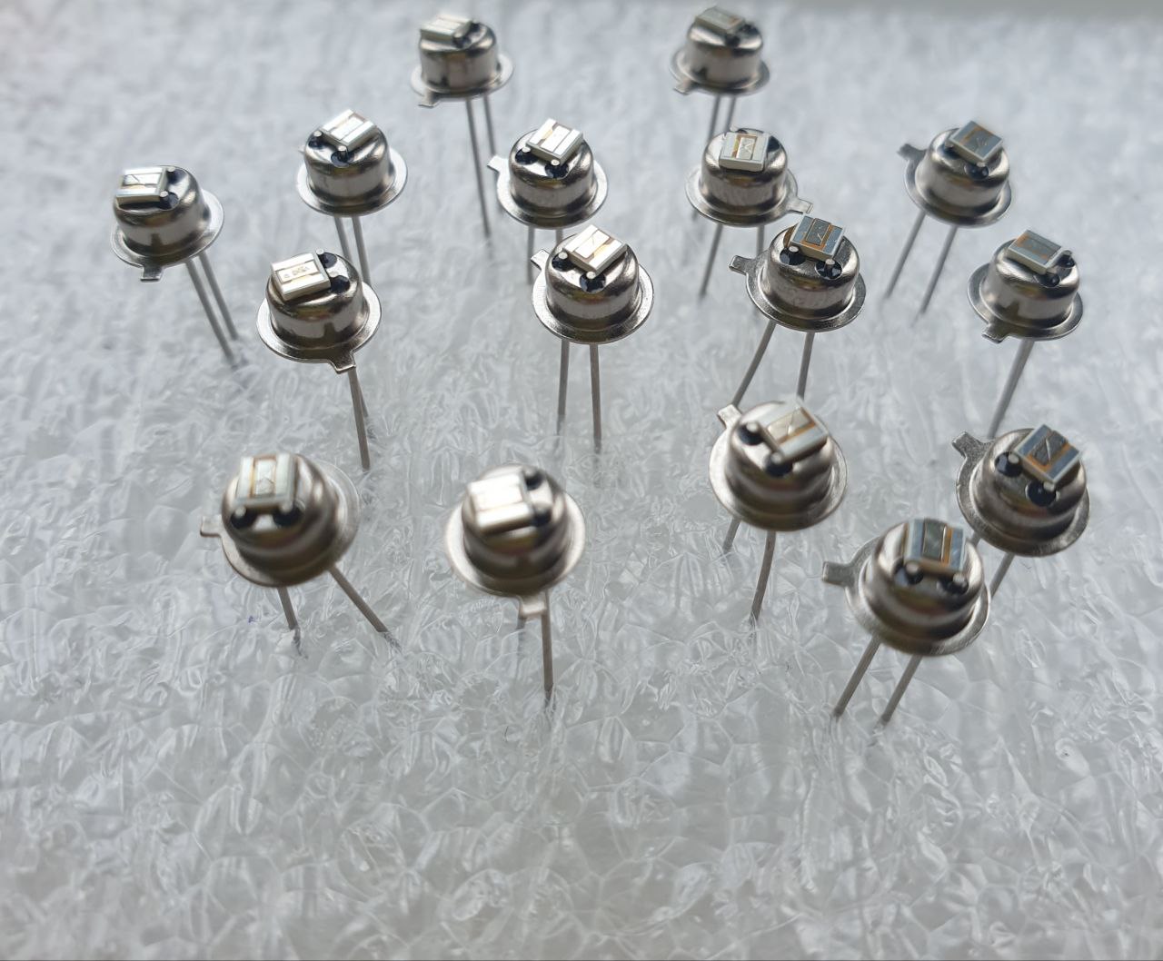 «Росэлектроника» импортозаместила пиротехнические воспламенители для спутников и добычи ископаемых