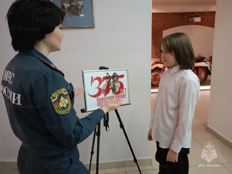 Диалог поколений: ветераны МЧС России встретились с юными ульяновцами