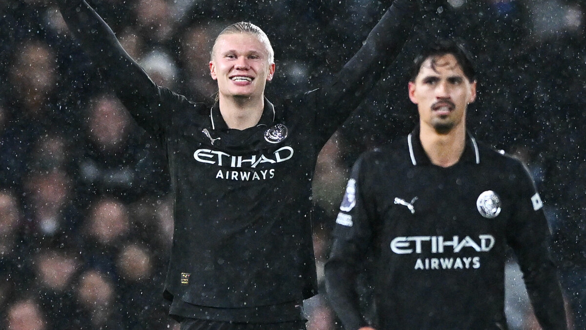 «Манчестер Сити» обыграл «Фулхэм» в матче АПЛ. На двоих команды забили девять голов