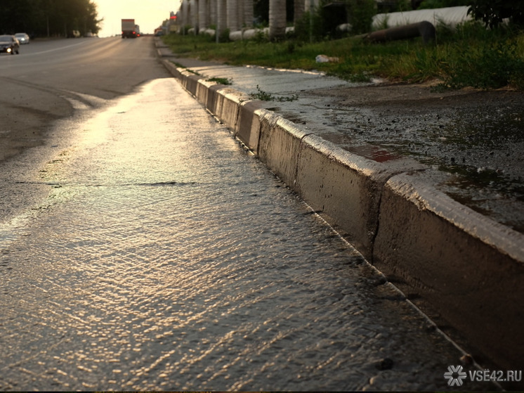 В Анжеро-Судженске затопило дорогу