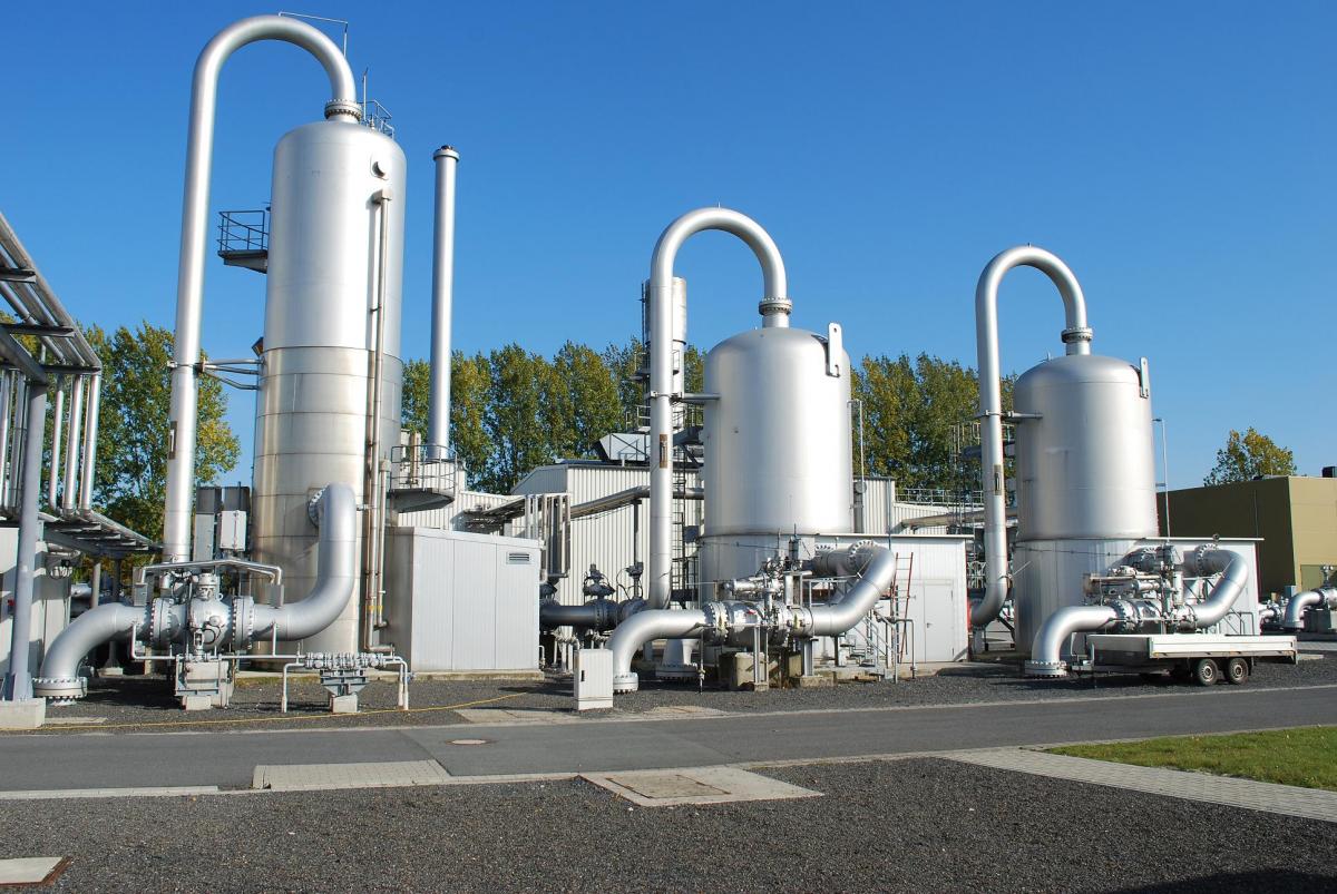 Конденсат из природного газа. Конденсат при добыче нефти. Фракционный состав газового конденсата. Добыча газового конденсата. Стабильный и нестабильный газовый конденсат.