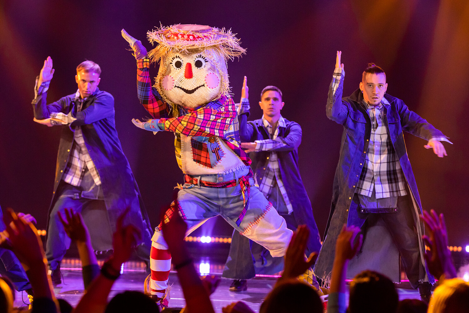 тодес дети группа 4-6. телешоу маска танцы. вячеслав макаров шоу маска. танцы чучела. маска танцы.