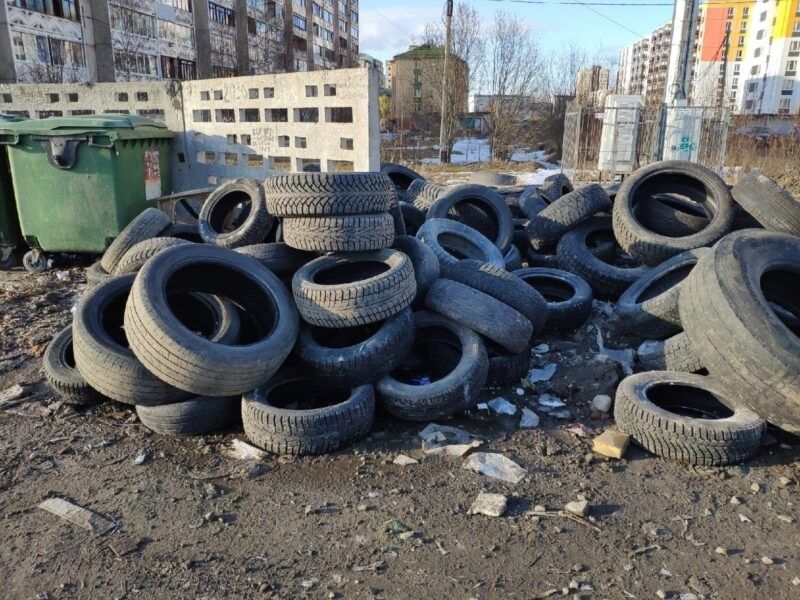 Сдать старые шины в екатеринбурге. Отработанные покрышки. Свалка шин. Свалка шин в Нижневартовске. Приём шин на переработку