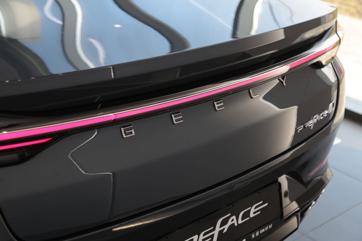 Премиальный седан с большой выгодой на Камайской, 3!