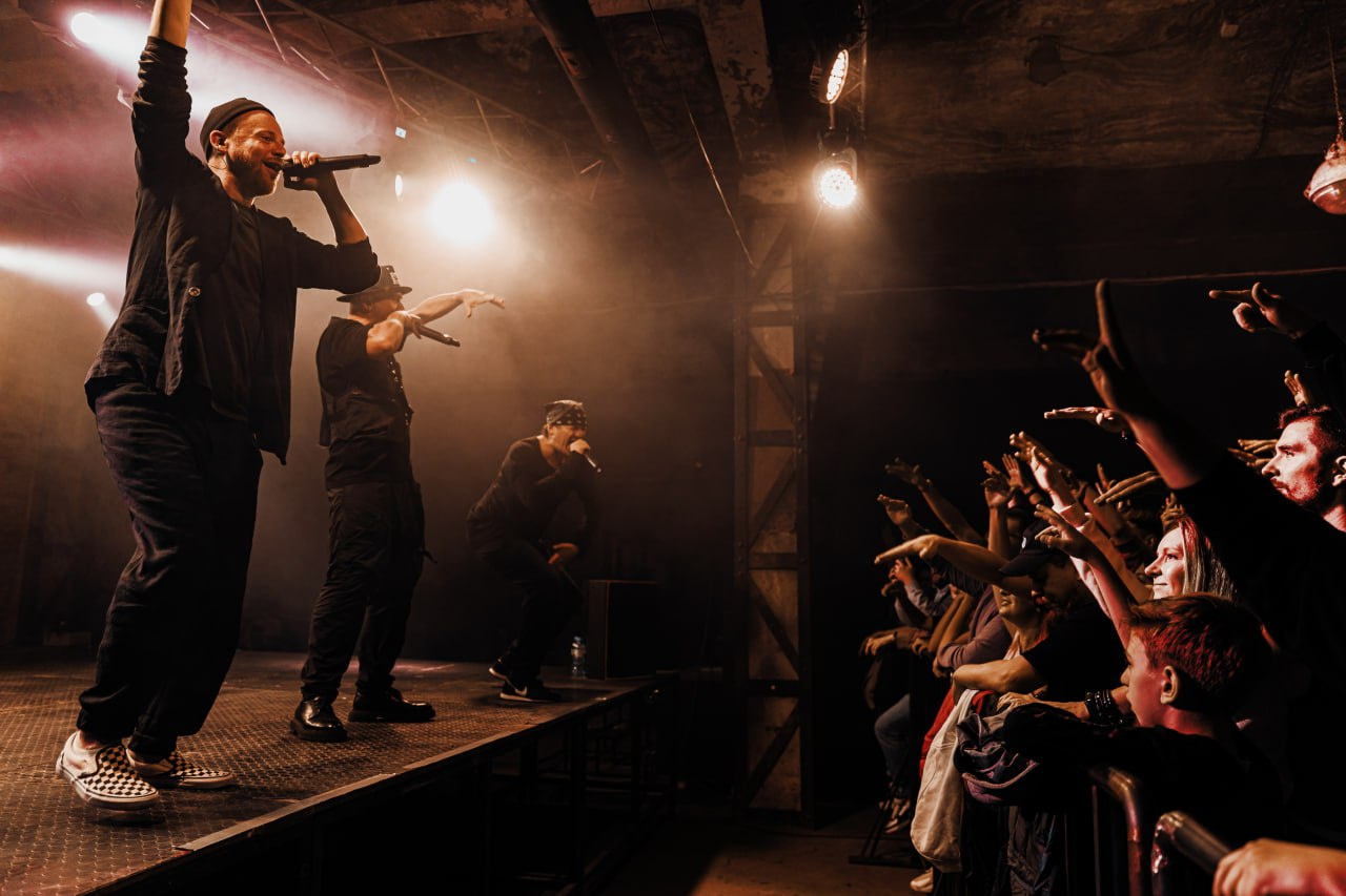 раммштайн опен эйр секстон. группа алиса екатеринбург 2018 фото. перенос гастролей. ддт концерты 2023. группа каста концерт в барселоне фото.