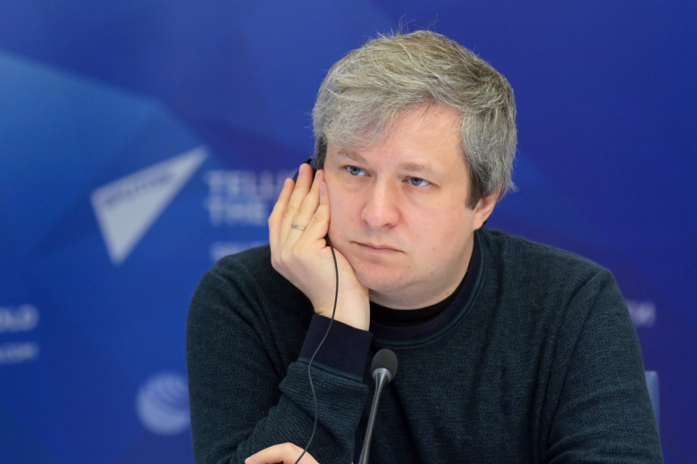 Антон Долин