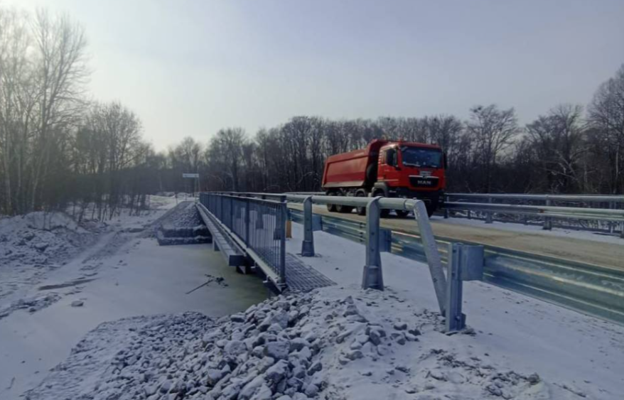 Запущено движение по мосту в районе села Зимники в Приморье