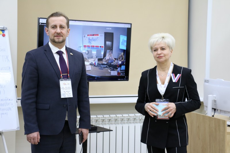 Ирина Акимова посетила Центр общественного наблюдения за выборами в Алтайском крае