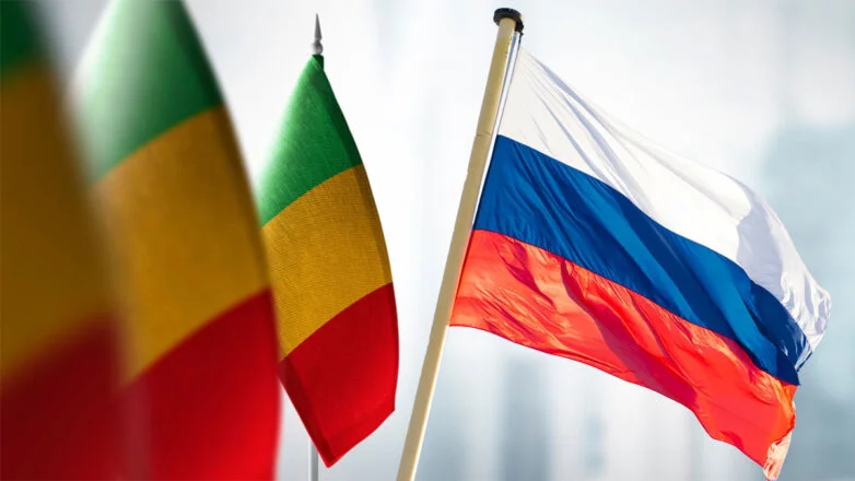 Флаги Мали и России