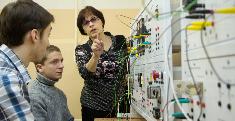 В новгородских колледжах и техникумах планируют открыть 35 новых программ быстрой подготовки кадров для промышленности
