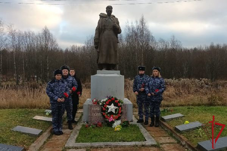 В День неизвестного солдата росгвардейцы почтили память павших воинов