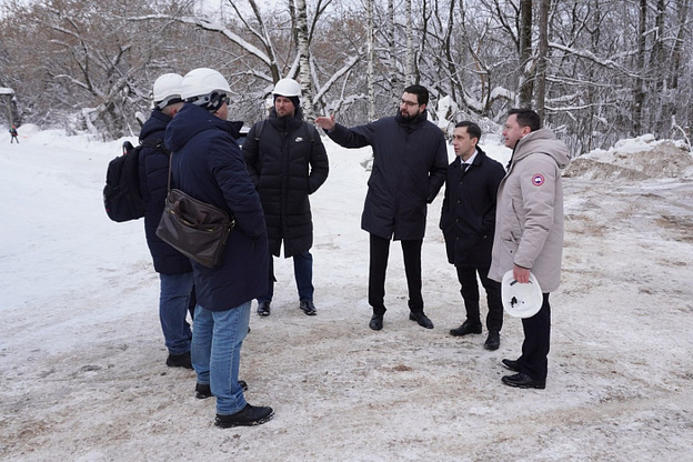 Чиновники проверили строительство фиджитал-центра в Кирове