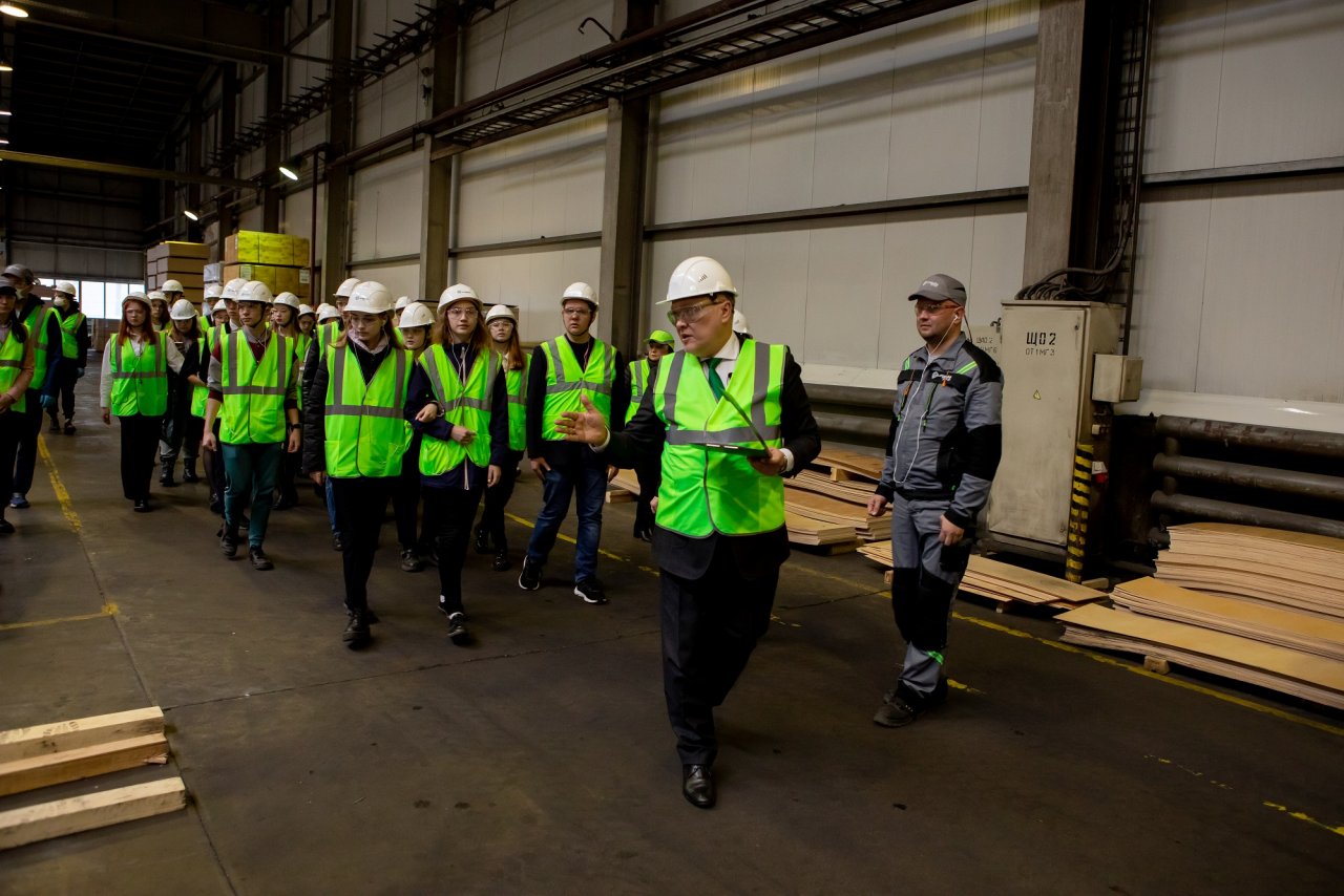 Лиза лобанова. Лагерь спорт знания. Прогулка со знанием. Йошкар-ола кремль набережная. Прогулка со знанием.