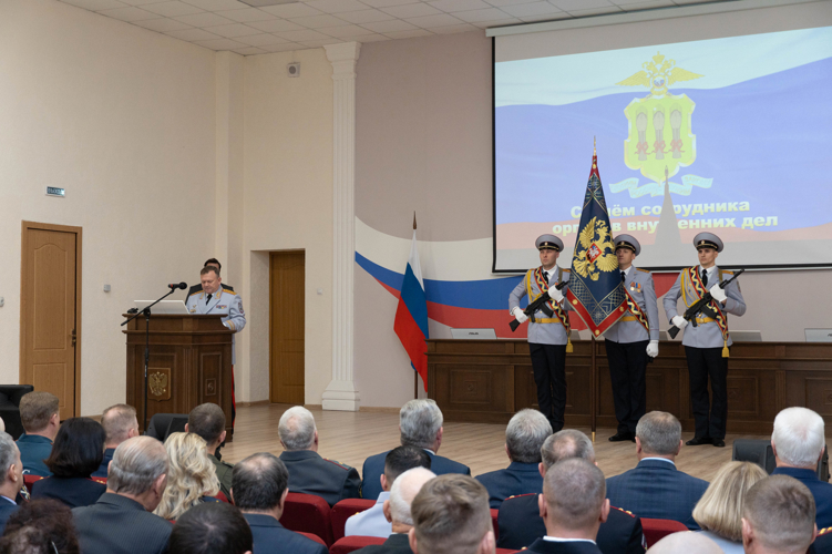 Представители Росгвардии приняли участие в торжественных мероприятиях в День сотрудника органов внутренних дел