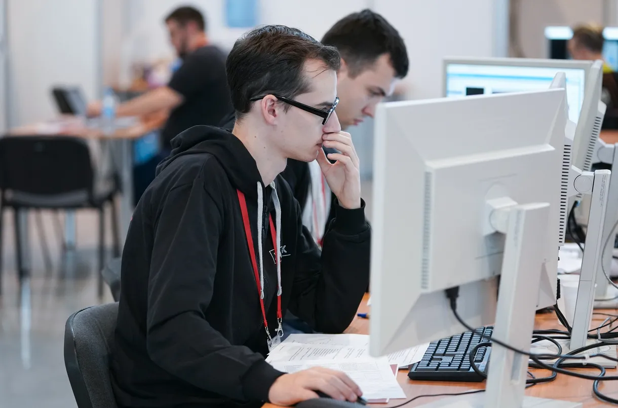 Профессии digital направление. Ит профессии 2023. It специалист. Цифровизация в профессиях схема. Роснефть кубаньнефтепродукт лучший по профессии 2023.