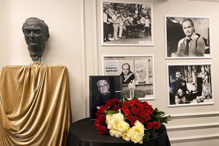 Церемония прощания со Всеволодом Шиловским в Московском театре Всеволода Шиловского