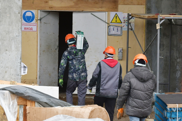 Почти 1 млрд рублей — именно так выглядят в сумме два контракта (на 690 млн и 282 млн рублей), которые «Татлизинг» заключил с ГИСУ РТ на строительство школы