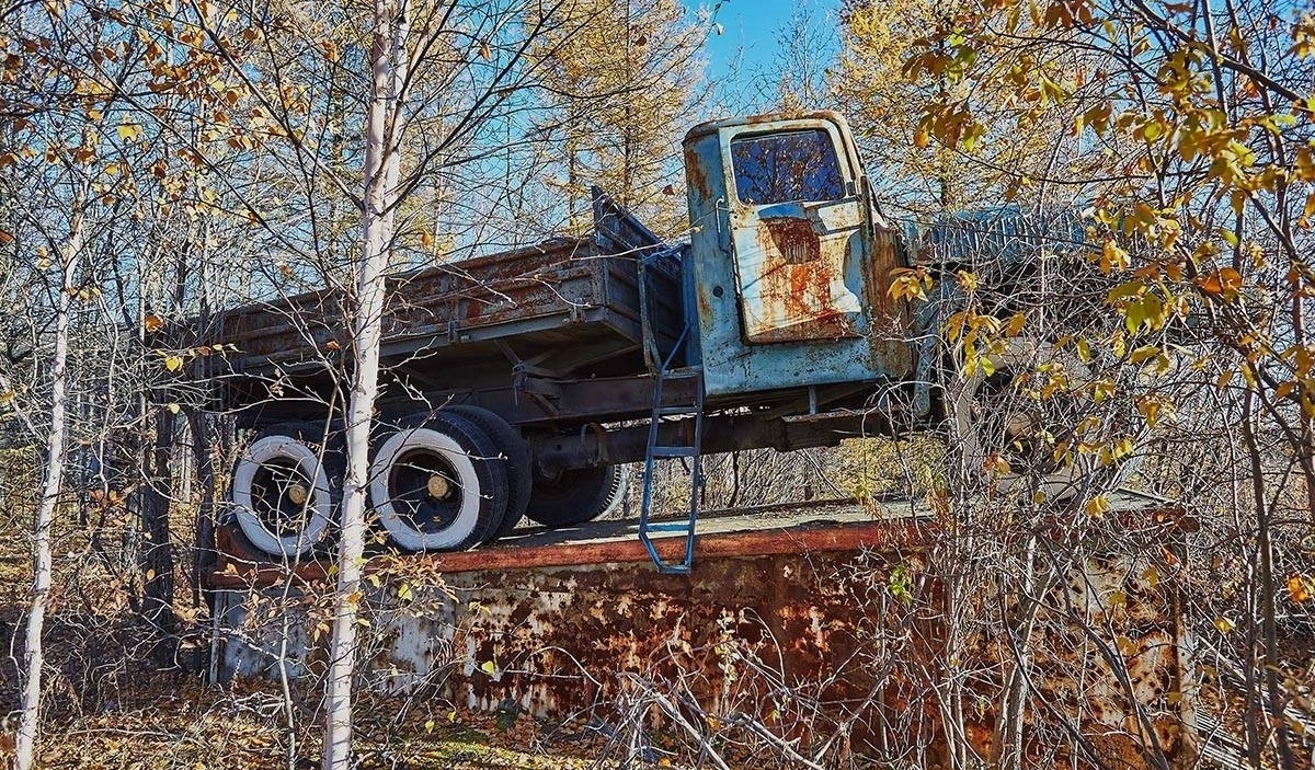 Памятник TATRA-111 в посёлке Берелёх