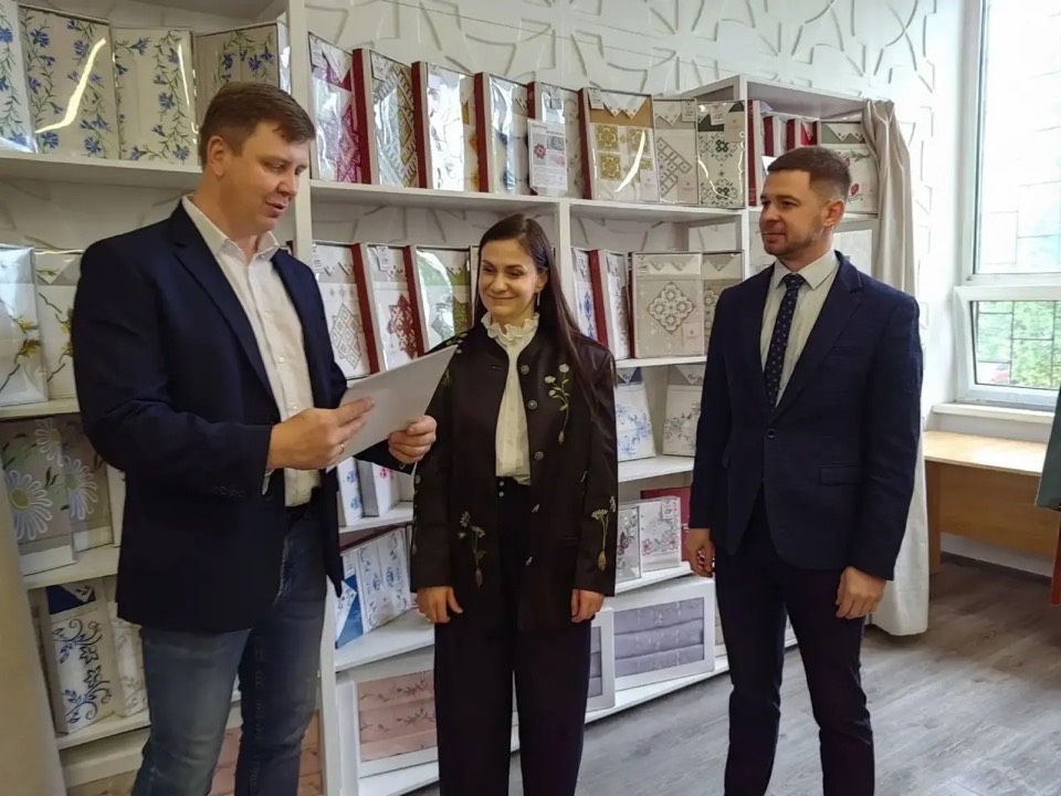 «Смоленская вышивка» получила сертификат об исключительном праве на региональный бренд